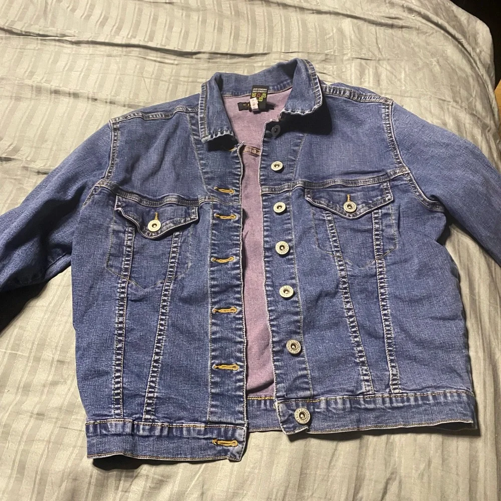 Jean jacket - Picture 2 of 4